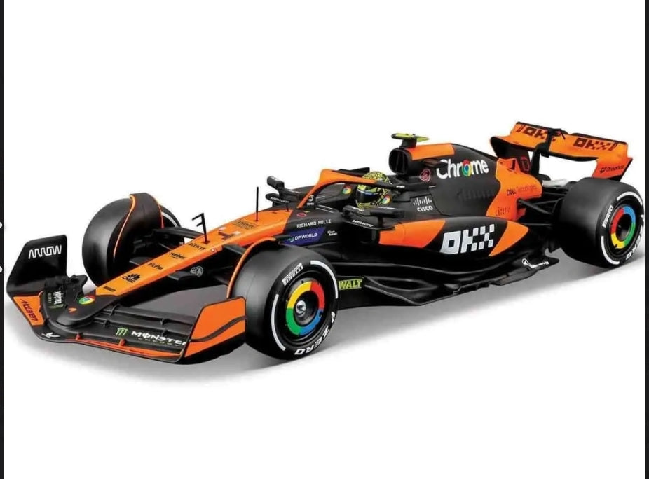 Mclaren F1 Mcl38 - Lando Norris With Helmet - Model Kit 1:24